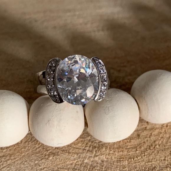 Ring - Picture 2 of 4